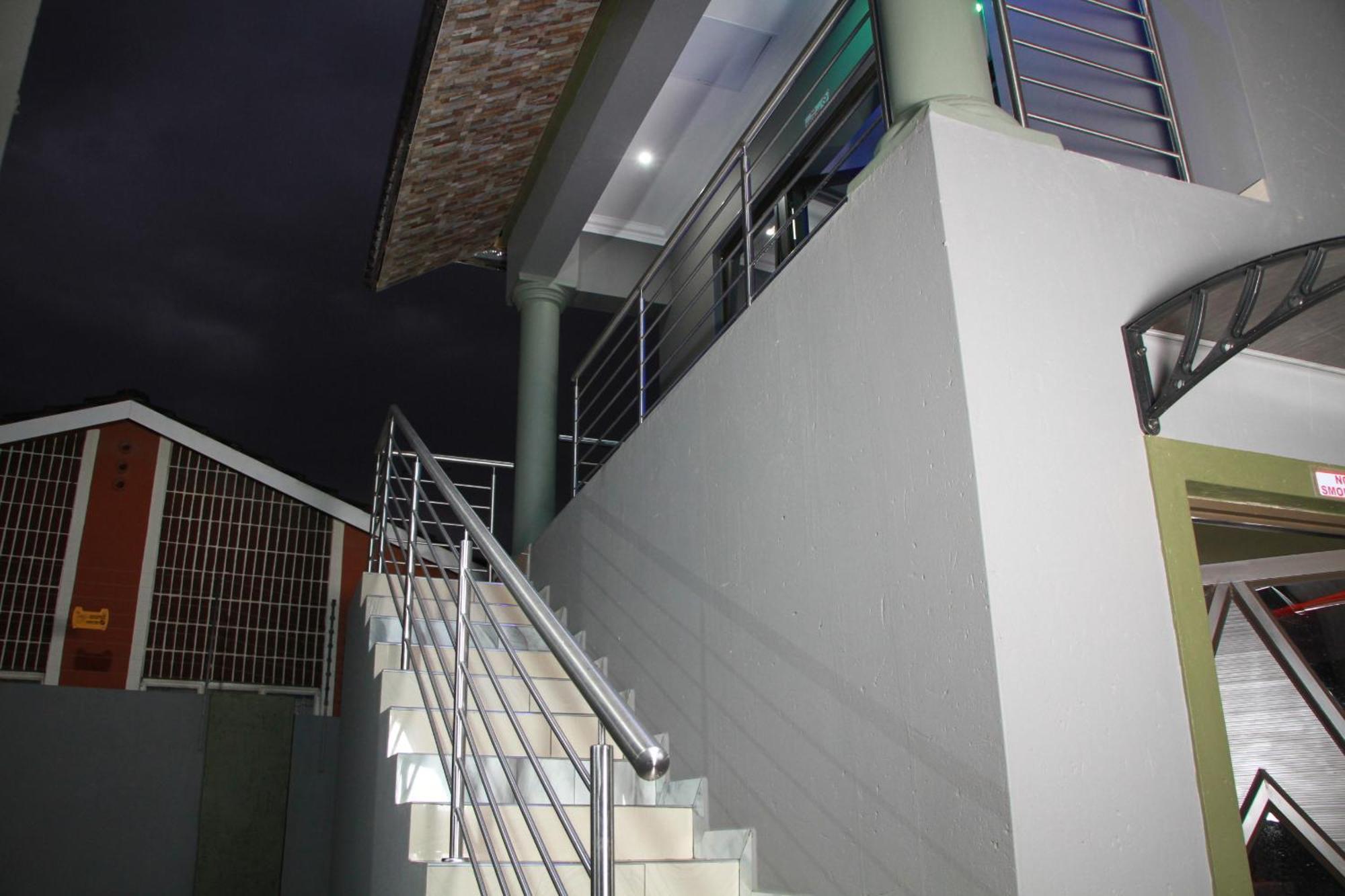 Wise Bird Guest House Roodepoort Exterior photo